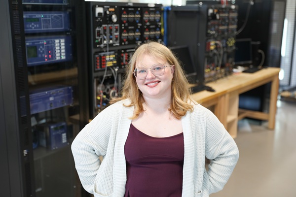 Hannah Gingery in an electrical engineering lab