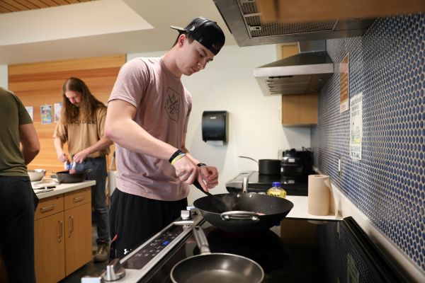 Students cook in Copper Chef competition