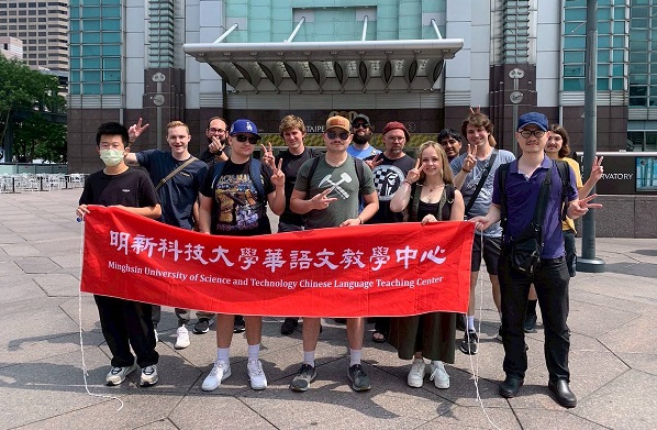 !5. A class field trip to Taipei 101